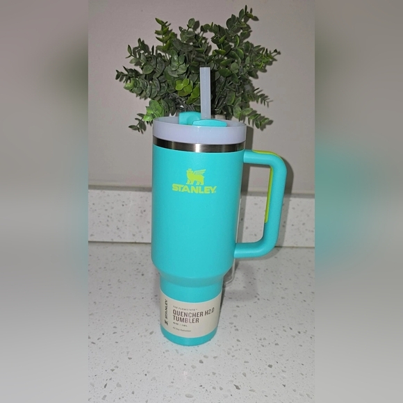 Stanley Aqua Tumbler with Handle - Picture 3 of 10